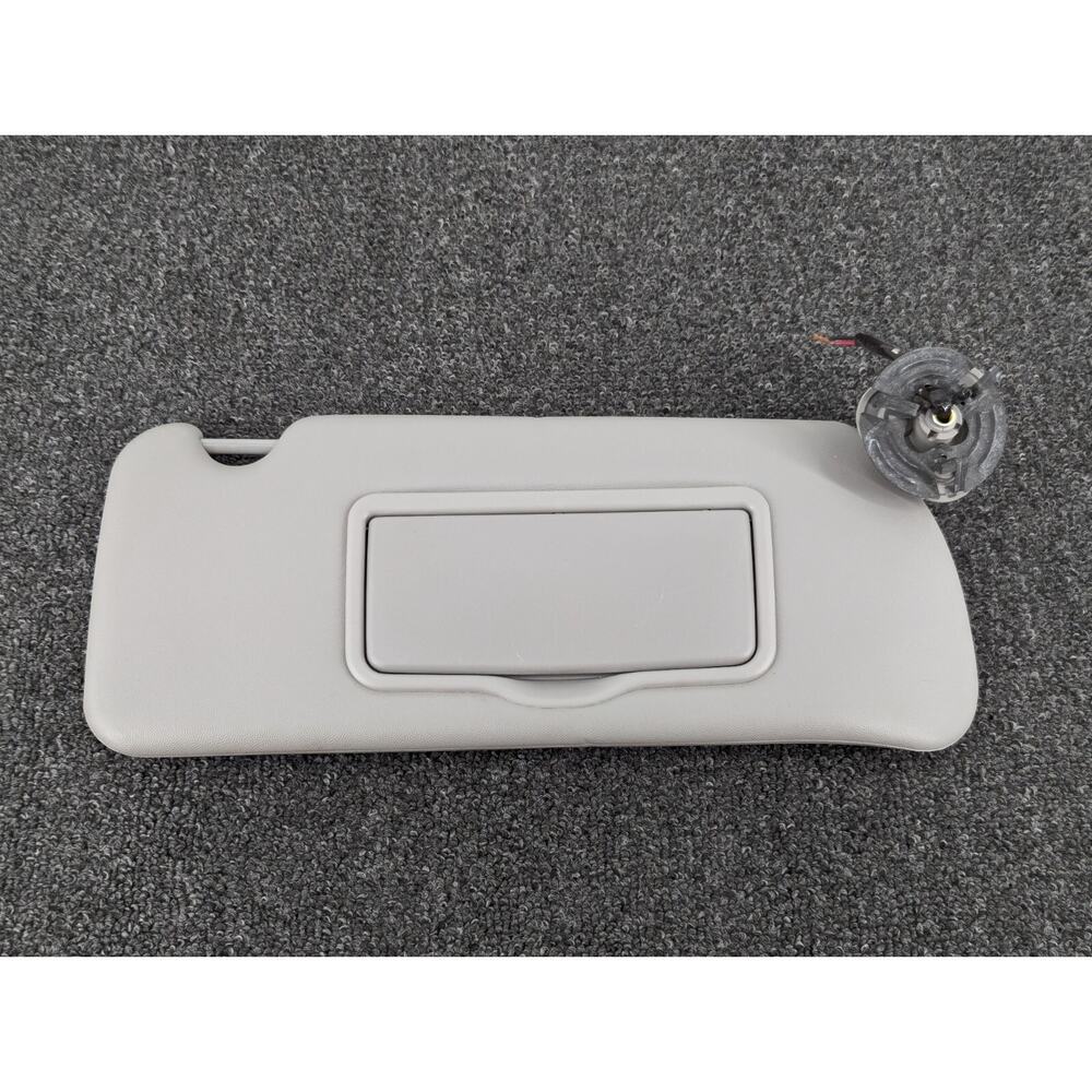 Cadillac SRX 2004-2009 OEM Grey Passenger Right Side Sunvisor Sun Visor